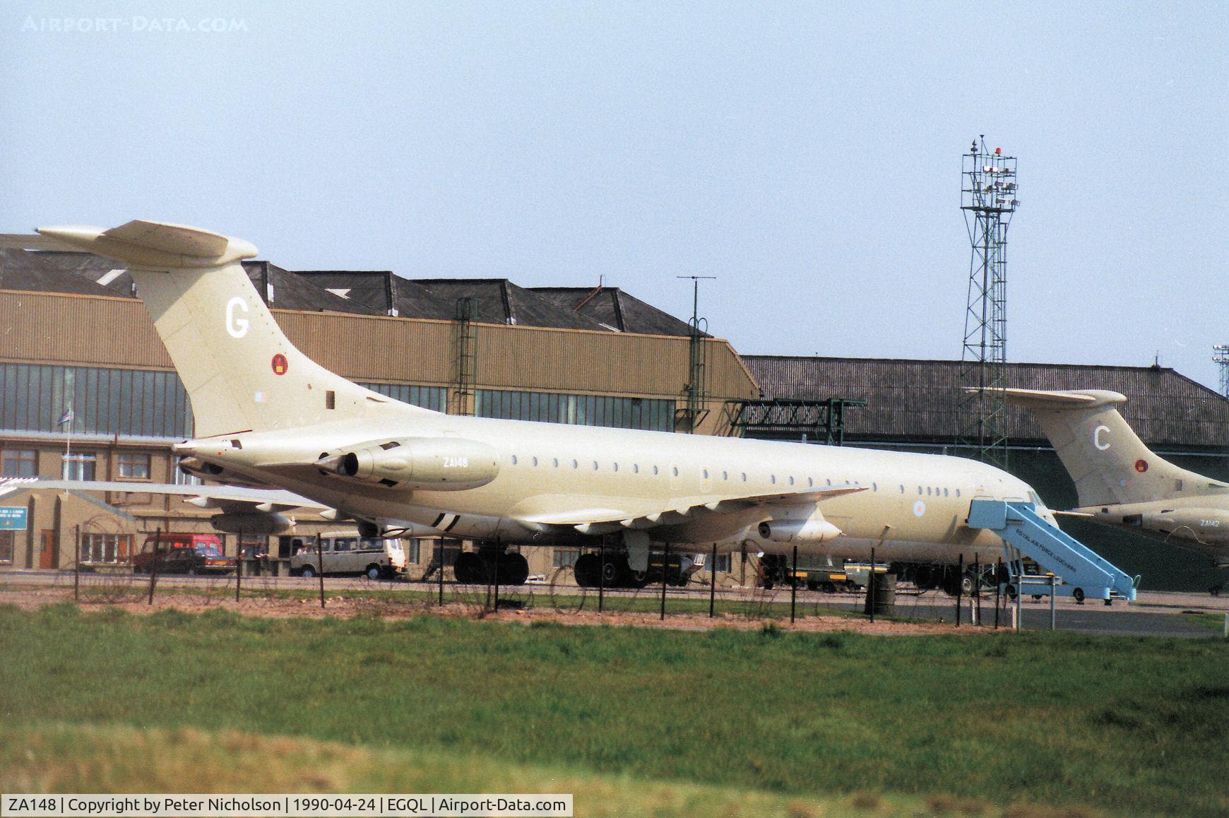 ZA148, 1967 Vickers VC10 K.3 C/N 883, VC-10 K.3 of 101 Squadron at RAF Leuchars in April 1990.