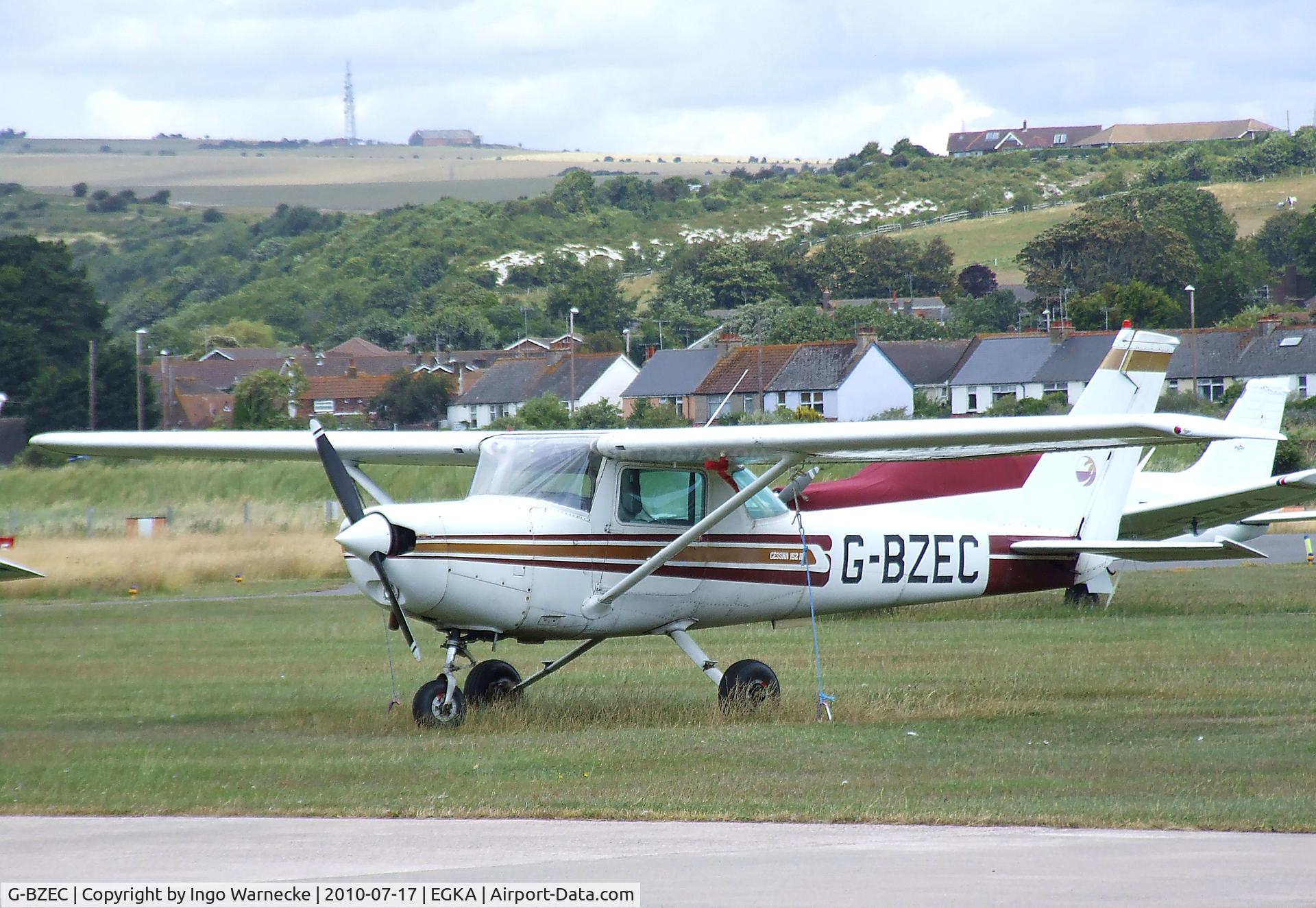 G-BZEC, 1980 Cessna 152 II C/N 15284475, Cessna 152 at Shoreham airport