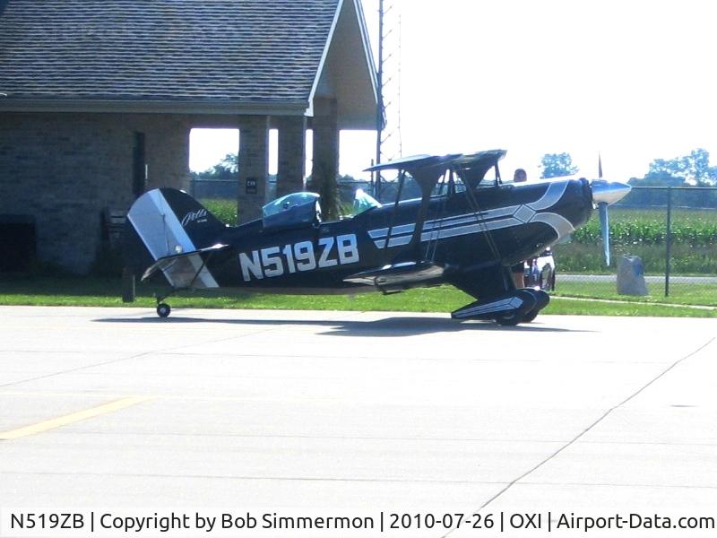 N519ZB, 1988 Christen Pitts S-2B Special C/N 5142, Fueling at Knox, Indiana en route to Oshkosh