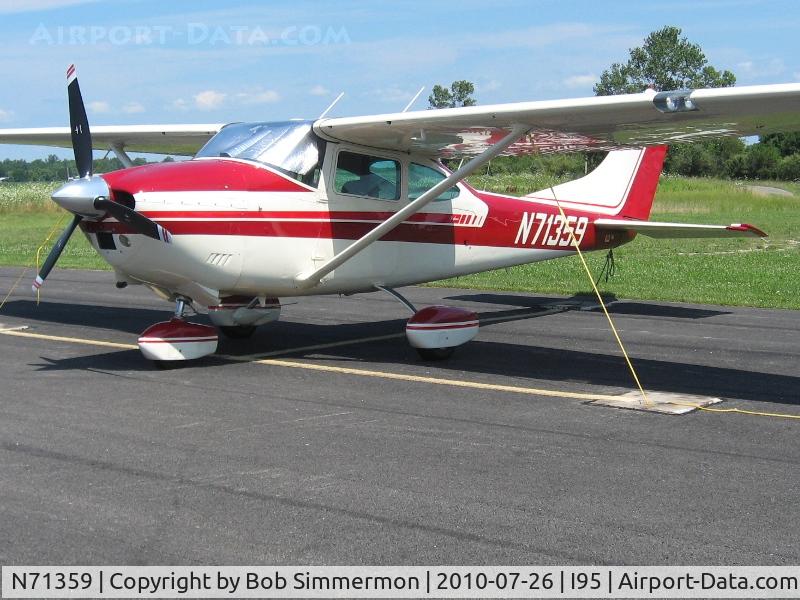 N71359, 1969 Cessna 182M Skylane C/N 18259593, On the ramp at Kenton, Ohio
