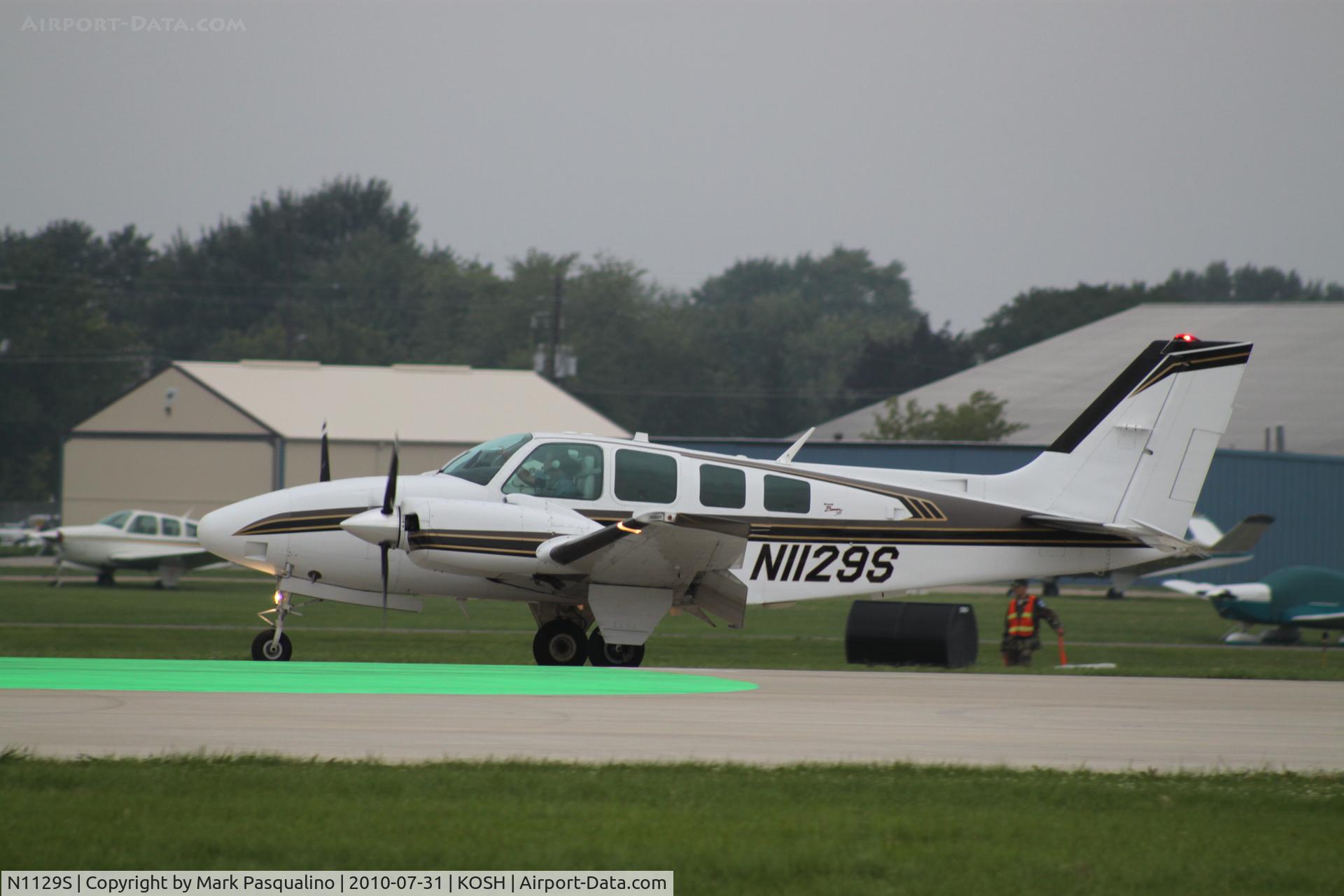 N1129S, 1997 Raytheon Aircraft Company 58 C/N TH-1812, Beech 58