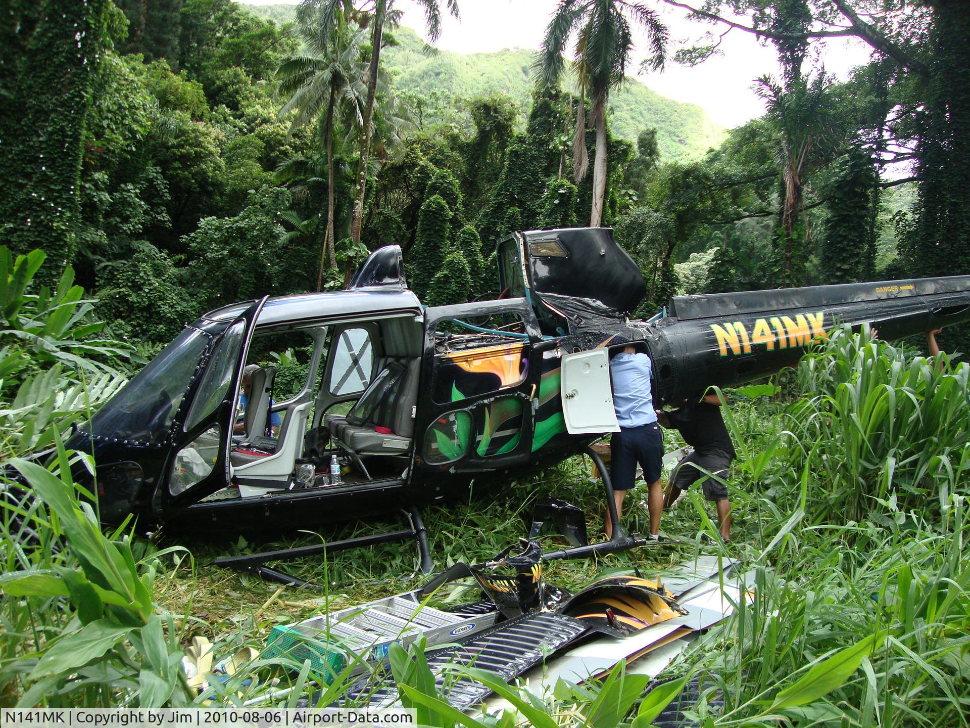 N141MK, 1990 Eurocopter AS-350BA Ecureuil C/N 2424, Crashed in the Manoa Valley Honolulu, HI