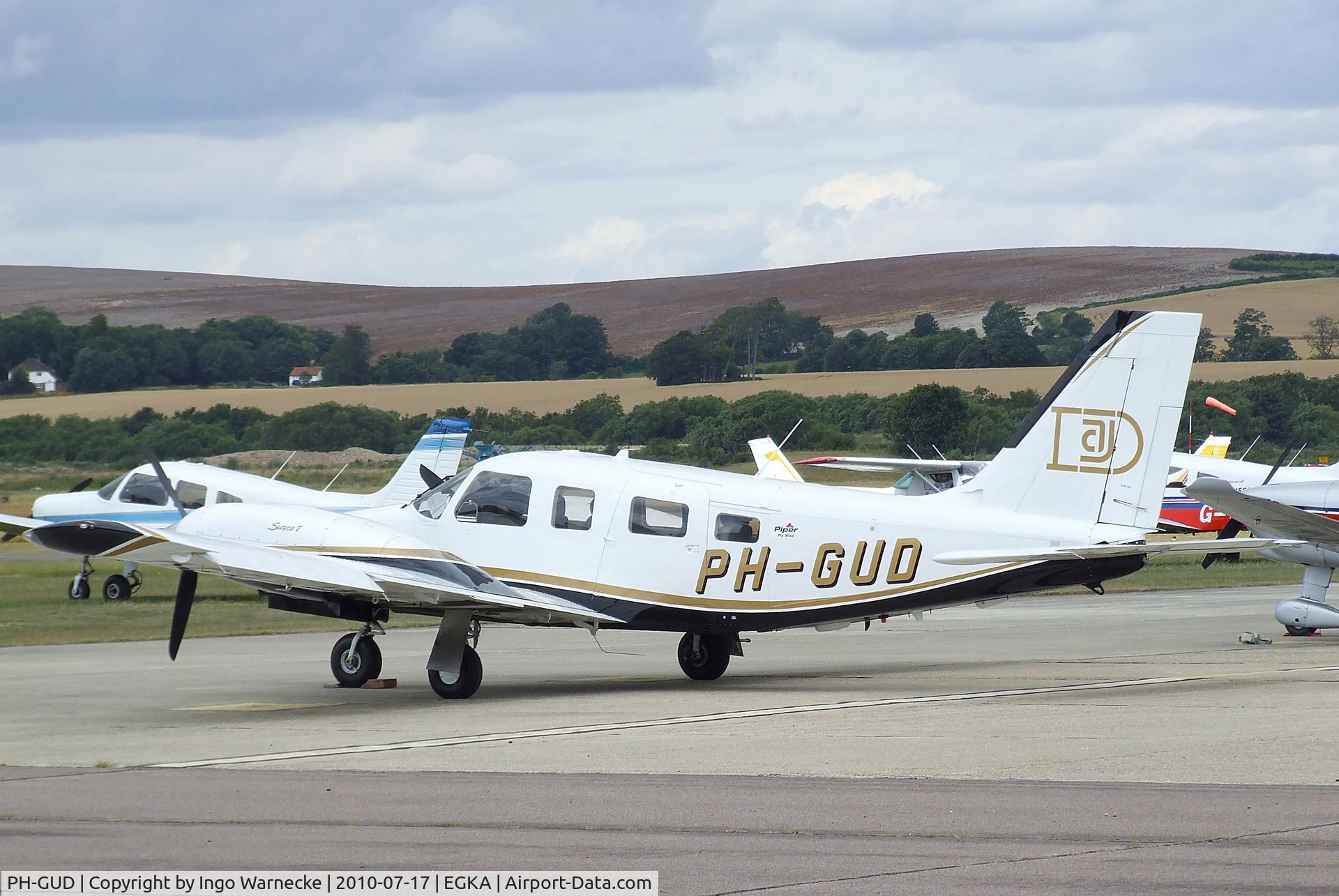 PH-GUD, Piper PA-34-220T V C/N 3449374, Piper PA-34-220T Seneca V at Shoreham airport