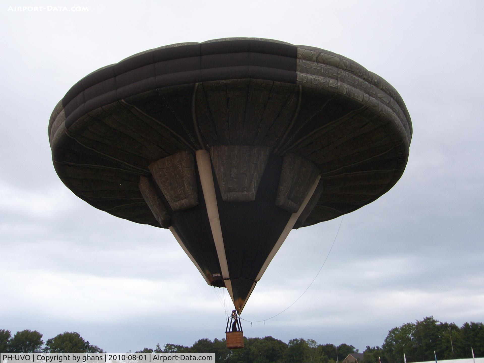 PH-UVO, 1997 Cameron Balloons Spaceship-110 C/N 4041, @ Joure