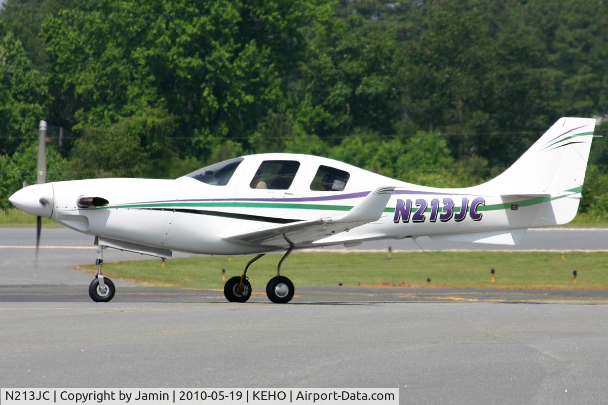N213JC, 2005 Lancair IV-P C/N 539, Taxiing up the hill after arrival.