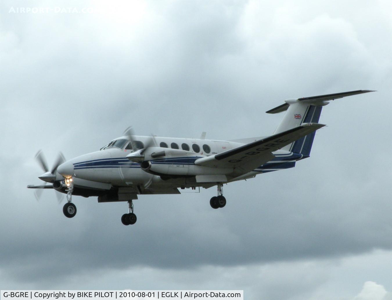 G-BGRE, 1979 Beech 200 Super King Air C/N BB-568, MARTIN-BAKER SUPER KINGAIR FINALS RWY 25
