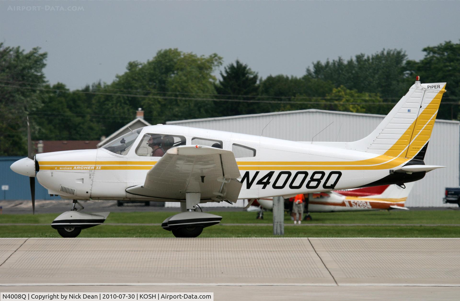 N4008Q, 1977 Piper PA-28-181 C/N 28-7790468, KOSH