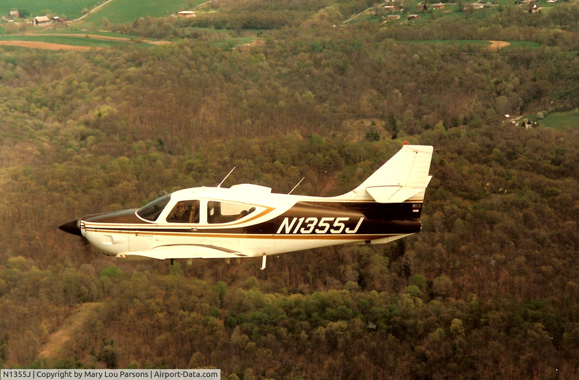 N1355J, 1975 Rockwell International 112A Commander C/N 355, Rockwell Commander 1355J photo taken in Eastern OH Near Steubenville (2G2) flown by owner at that time, James L. Parsons

Taken 1986