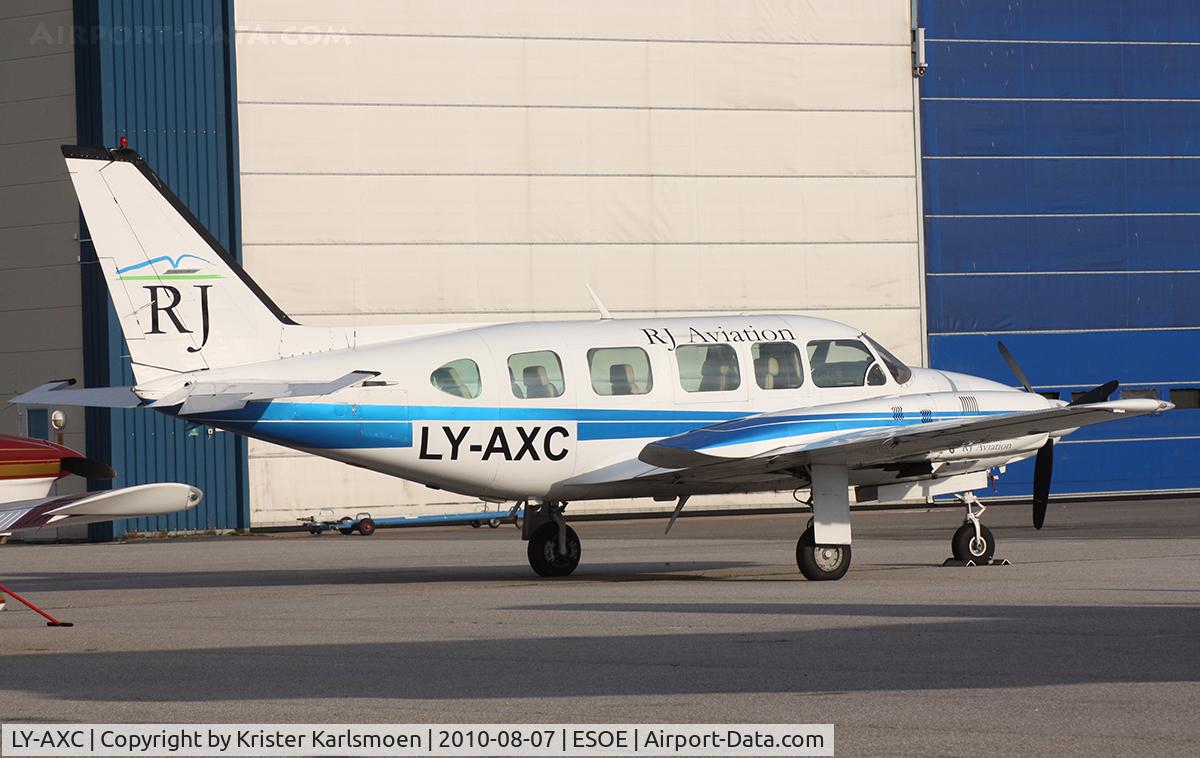 LY-AXC, 1977 Piper PA-31-350 Chieftain C/N 31-7752061, Newly registered..