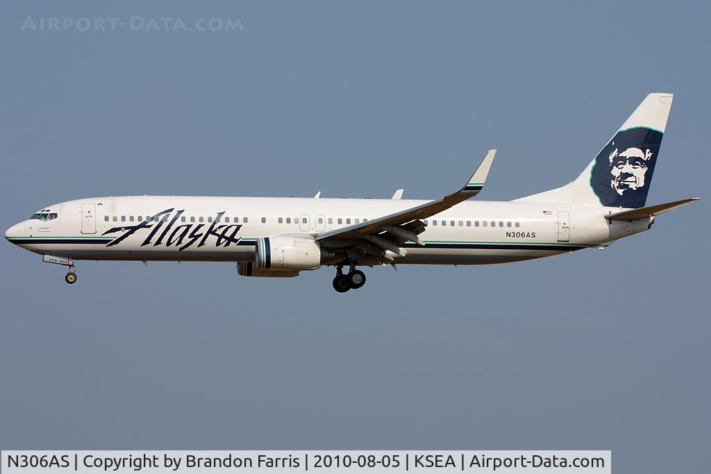 N306AS, 2001 Boeing 737-990 C/N 30014, On final for 34L