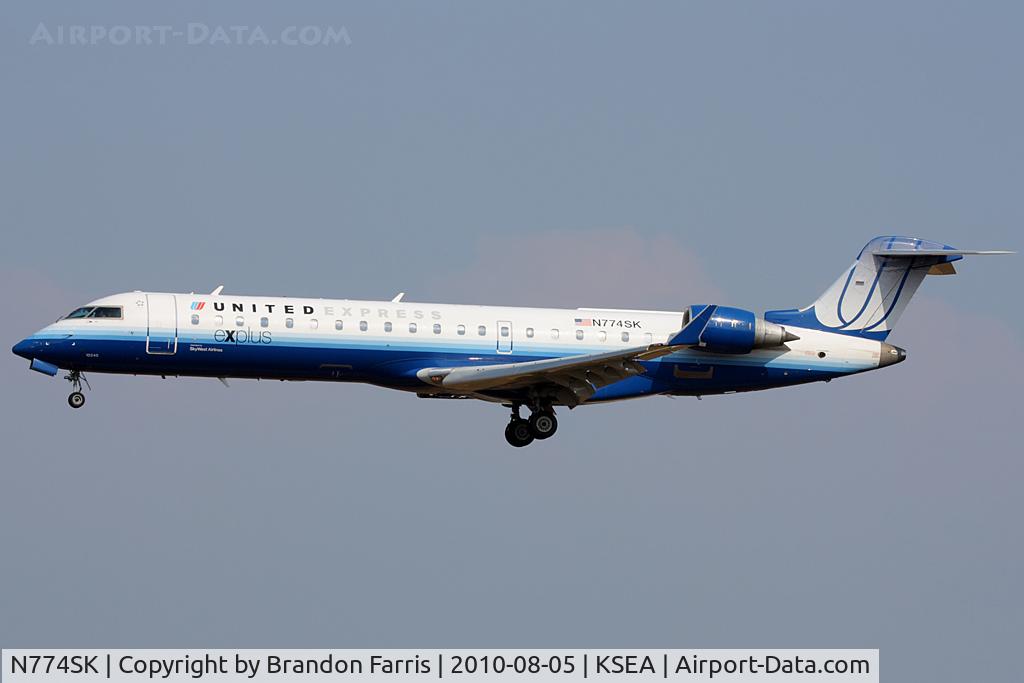 N774SK, 2006 Canadair CL-600-2C10 Regional Jet CRJ-700 C/N 10240, Coming in on 34L