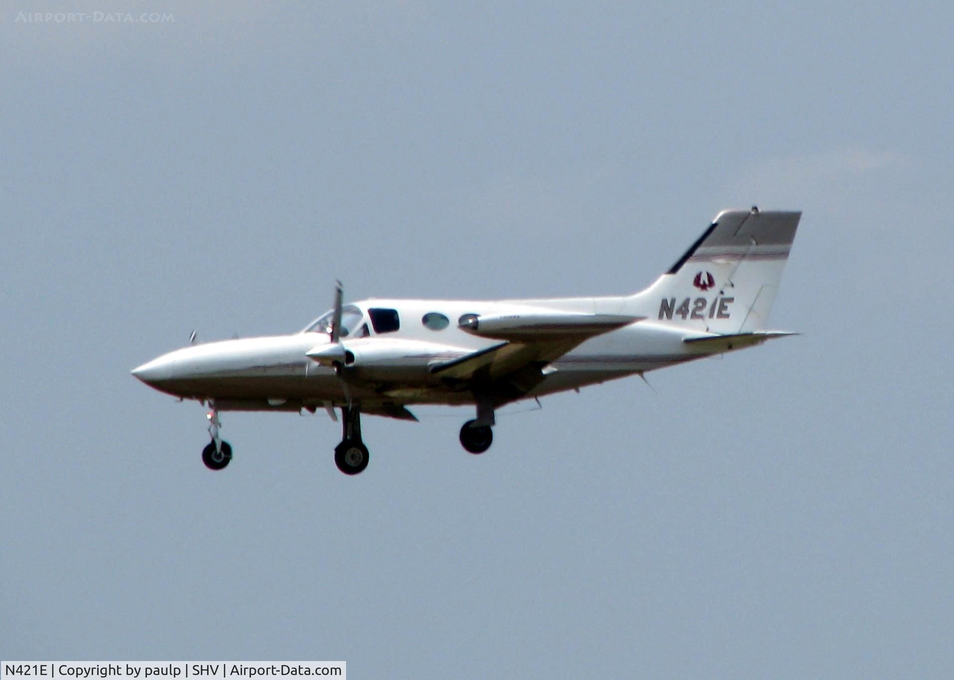 N421E, 1974 Cessna 421B Golden Eagle C/N 421B0599, Landing at Shreveport Regional.
