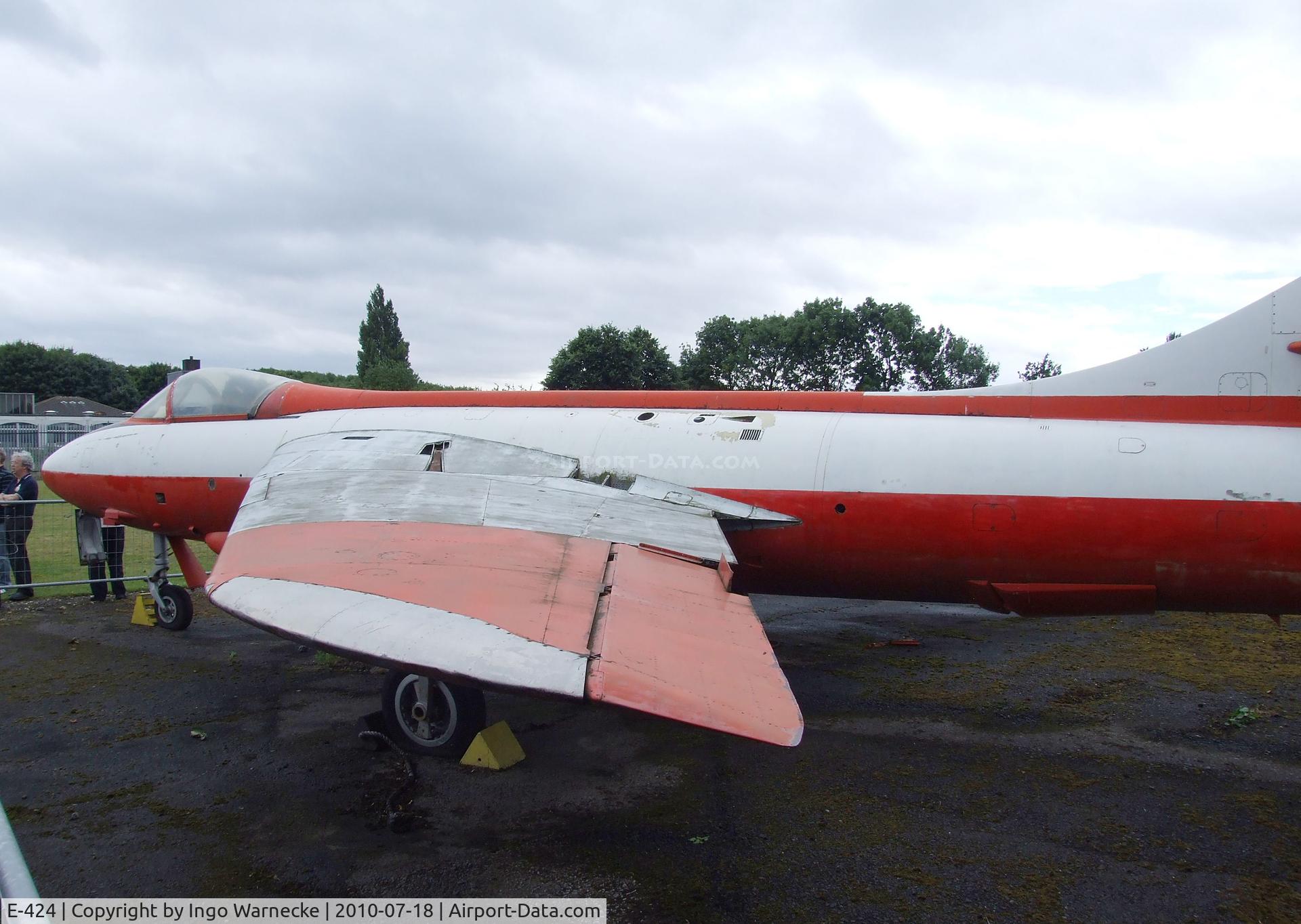 E-424, Hawker Hunter F.51 C/N 41H-680283, Hawker Hunter F51 at the AeroVenture, Doncaster