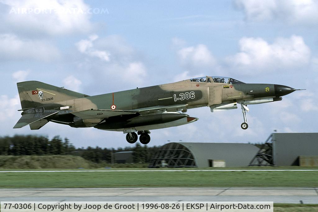 77-0306, McDonnell Douglas F-4E-2020 Phantom II C/N 5025, 111 filo was present during the 1996 Tactical Fighter Weaponry.