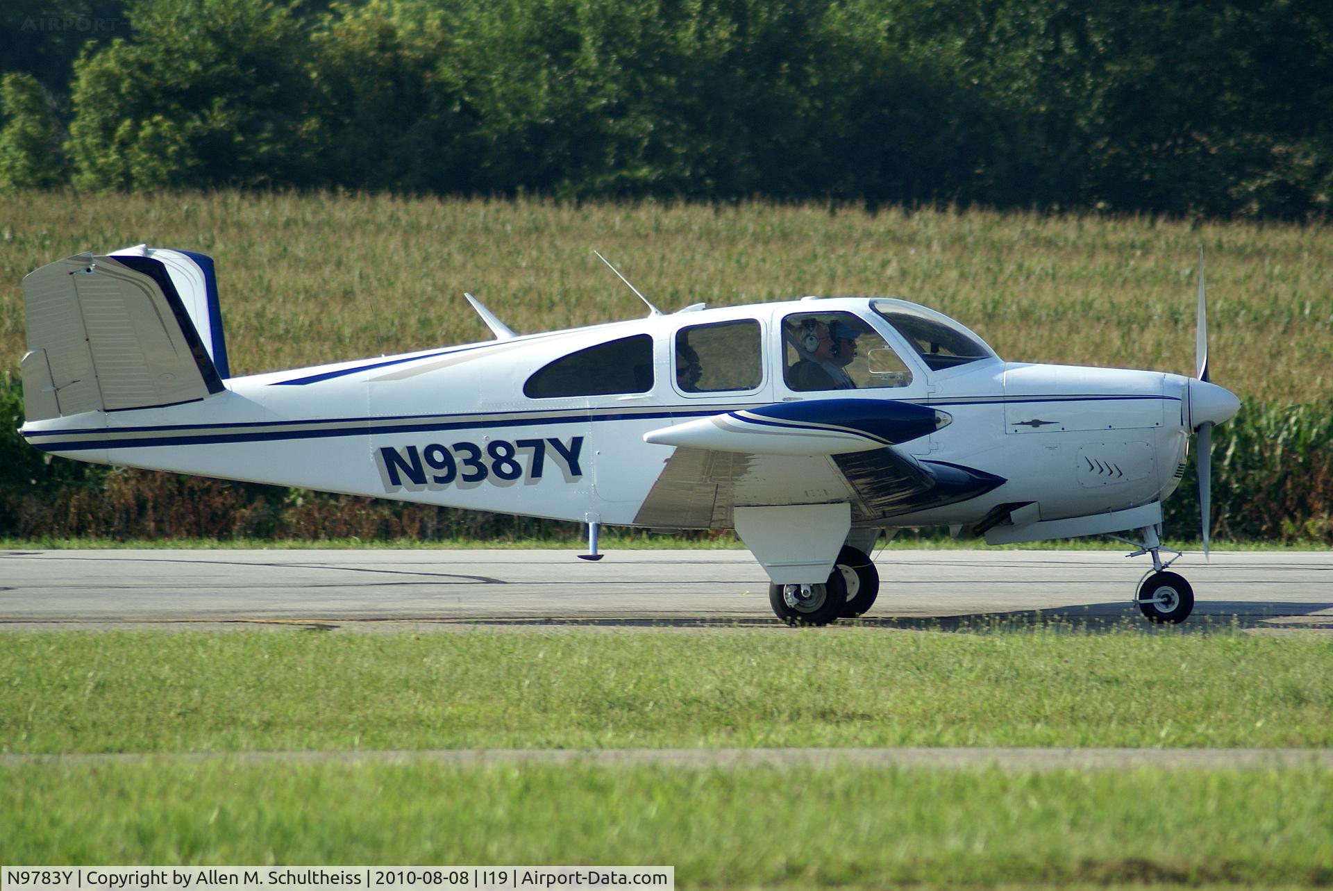 N9783Y, 1960 Beech V-35 Bonanza C/N D-6582, 1963 Beech 95-A55
