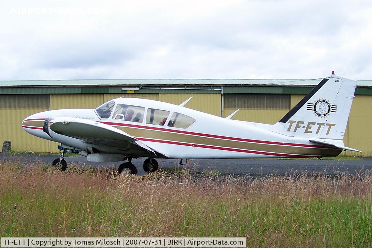 TF-ETT, Piper PA-23-250 Aztec D C/N 27-4445, 