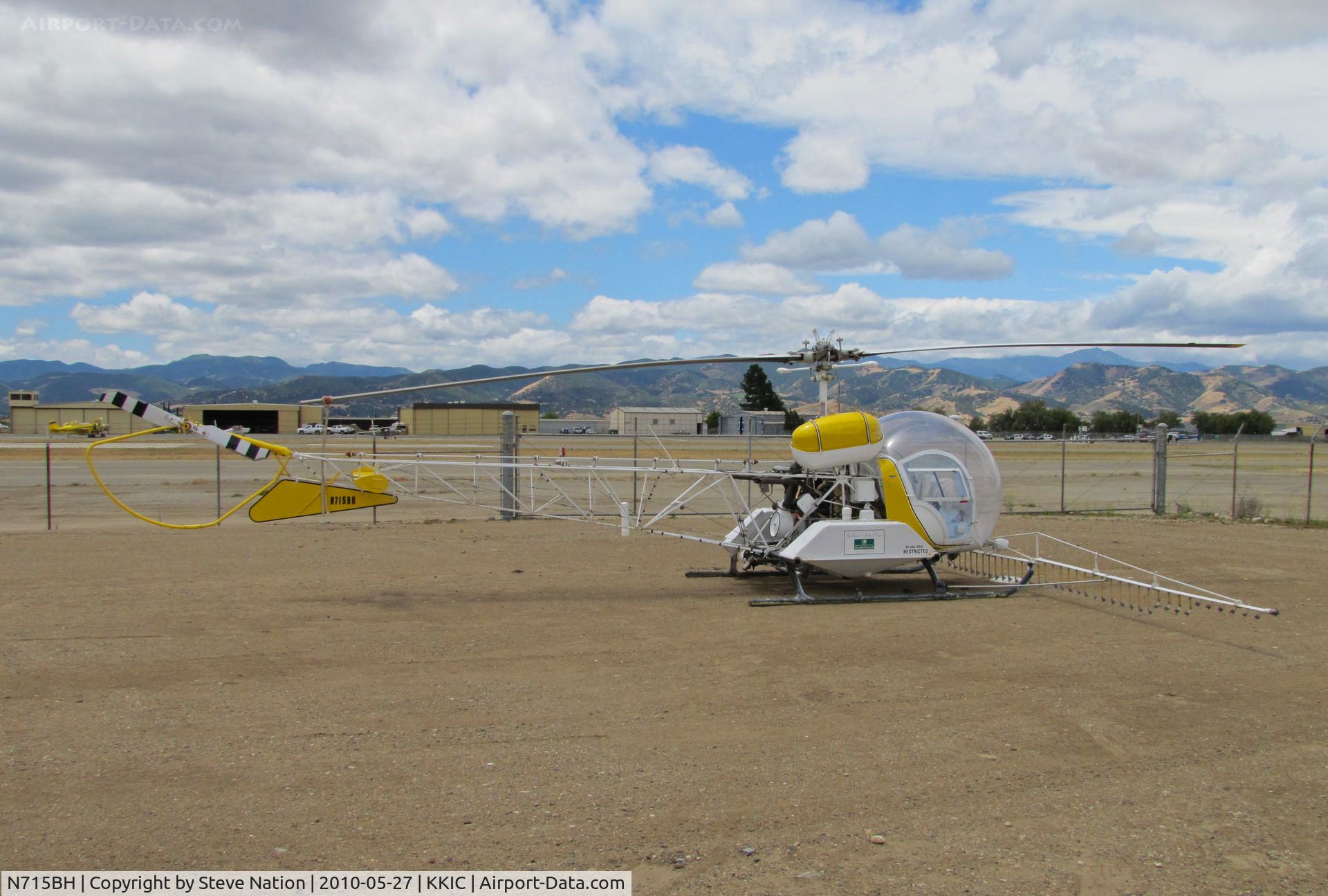 N715BH, 1973 Bell 47G-5A C/N 25105, 1973 Bell 47G-5A sprayer at King City, CA in soon to be gone Soilserv/John Pryor Wilbur-Ellis titles