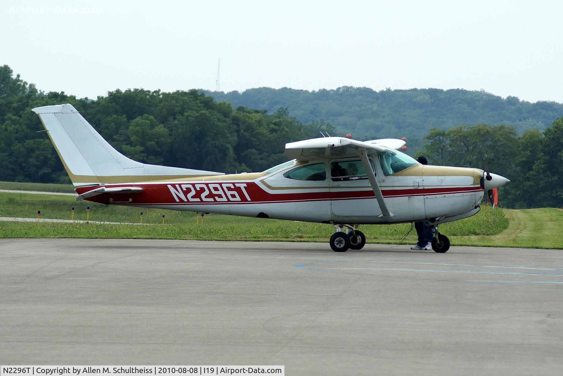 N2296T, 1977 Cessna R182 Skylane RG C/N R18200021, 1977 Cessna R182
