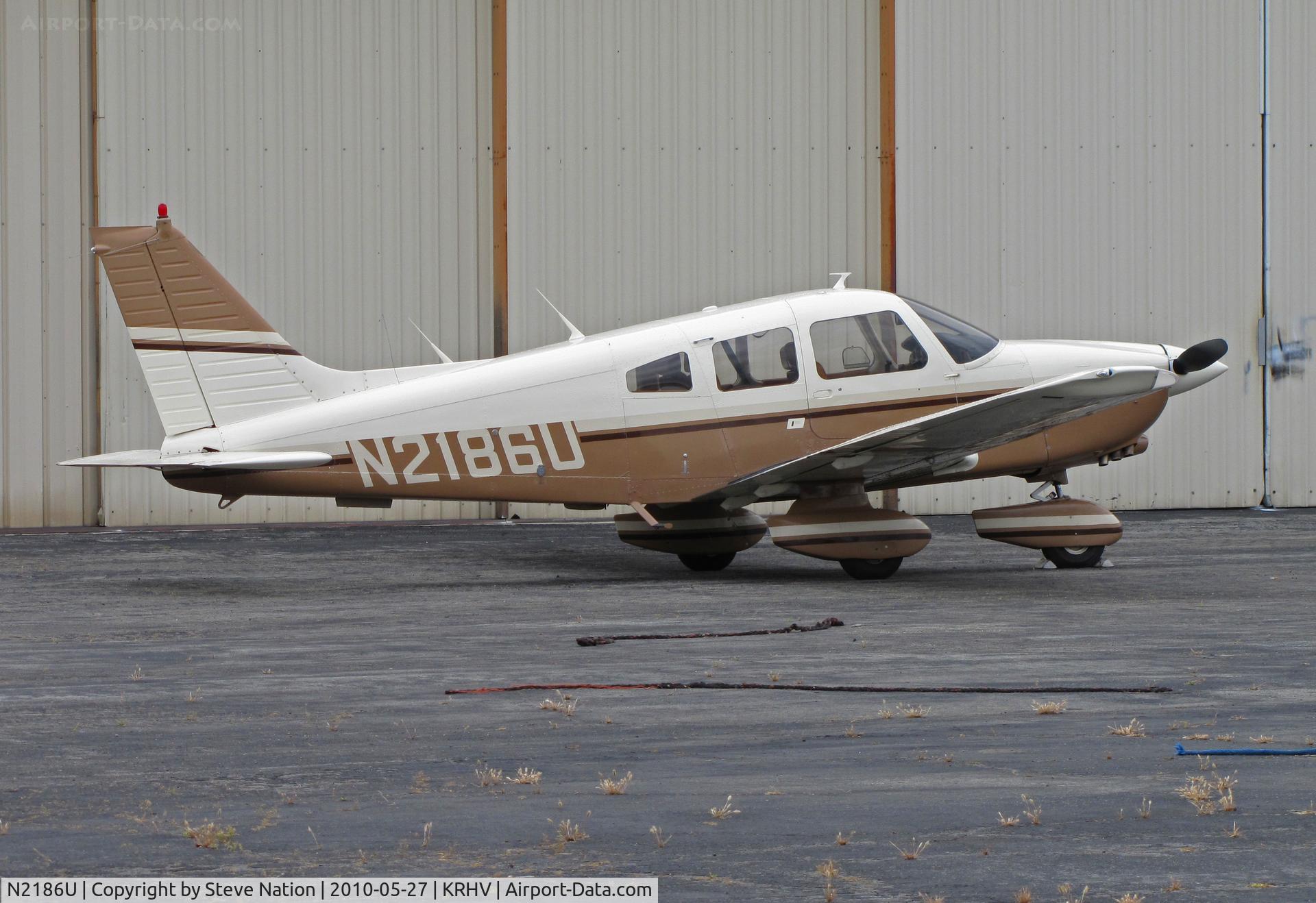 N2186U, 1979 Piper PA-28-236 Dakota C/N 28-7911121, 1979 Piper PA-28-236, c/n: 28-7911121 at Reid-Hillview for maintenance