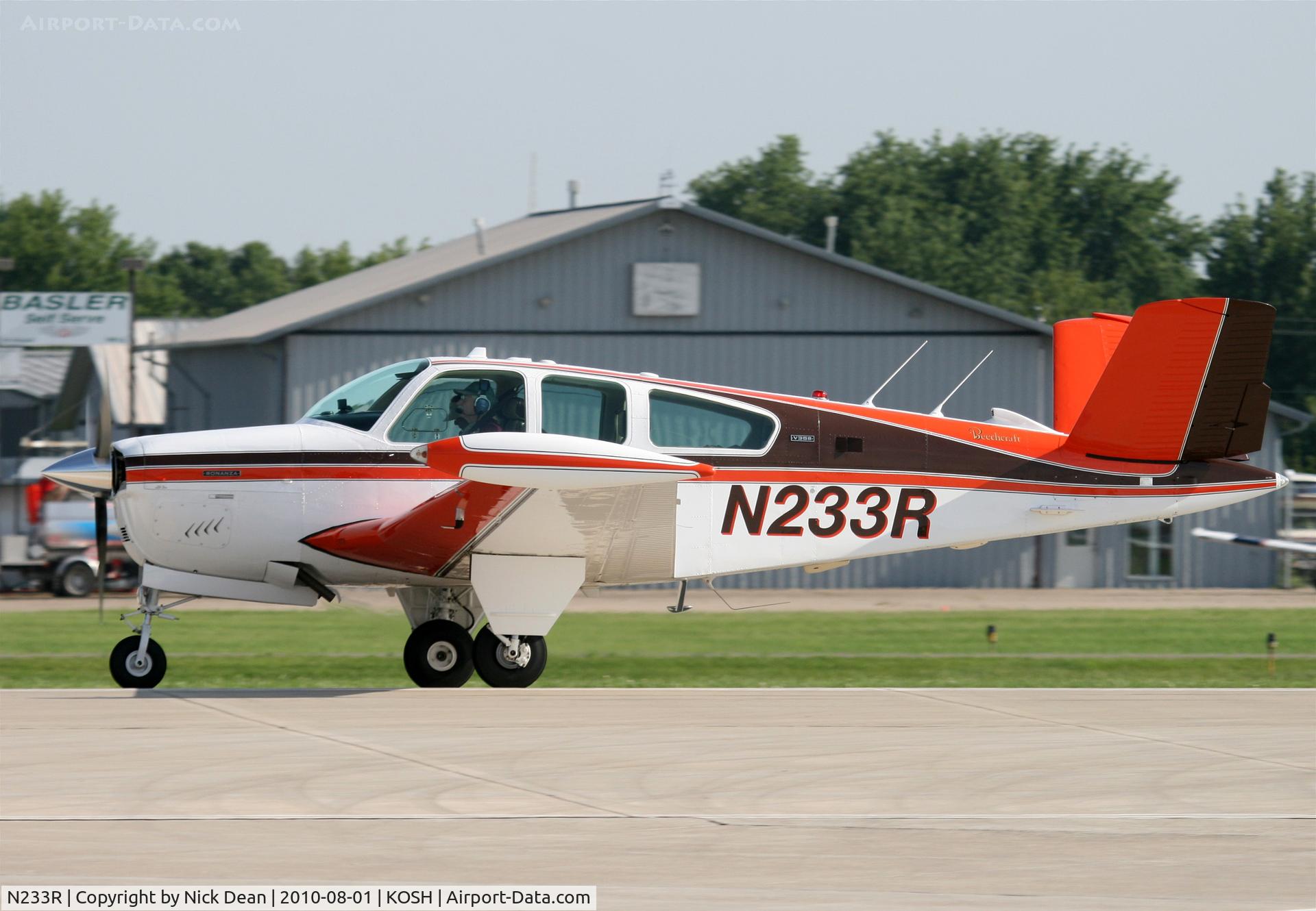 N233R, 1975 Beech V35B Bonanza C/N D9811, KOSH