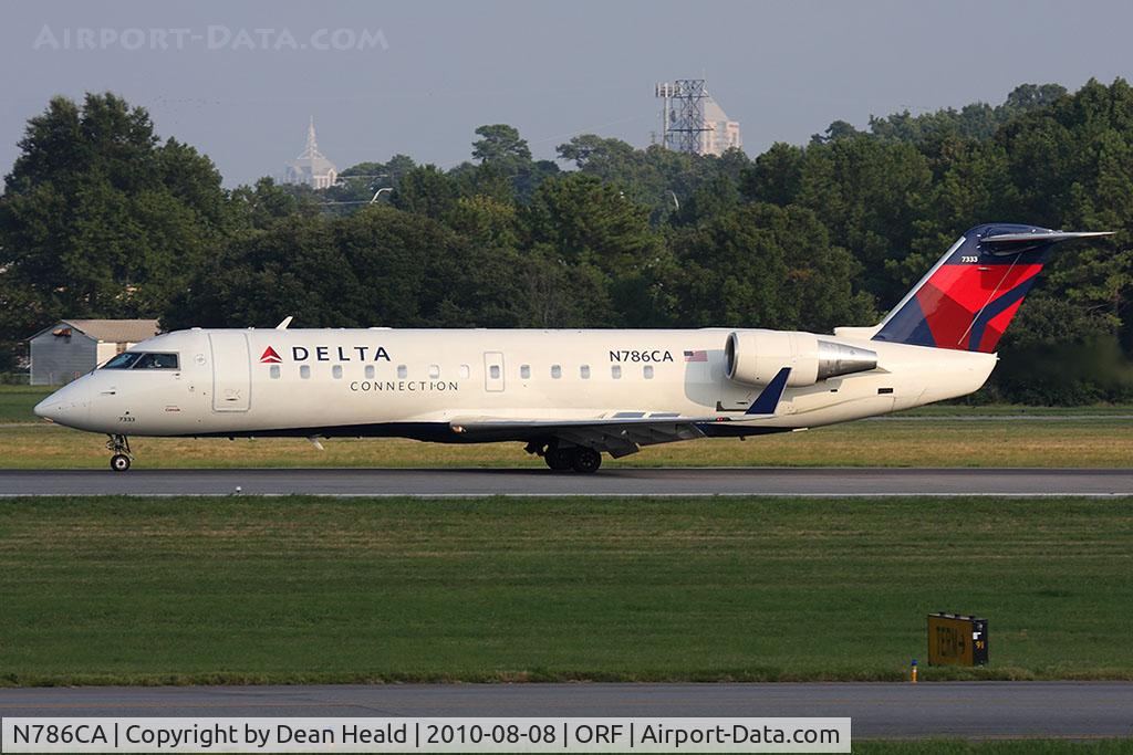 N786CA, 1999 Bombardier CRJ-100ER (CL-600-2B19) C/N 7333, Delta Connection (Comair) N786CA (FLT COM707) rolling out on RWY 5 after arrival from New York La Guardia (KLGA).