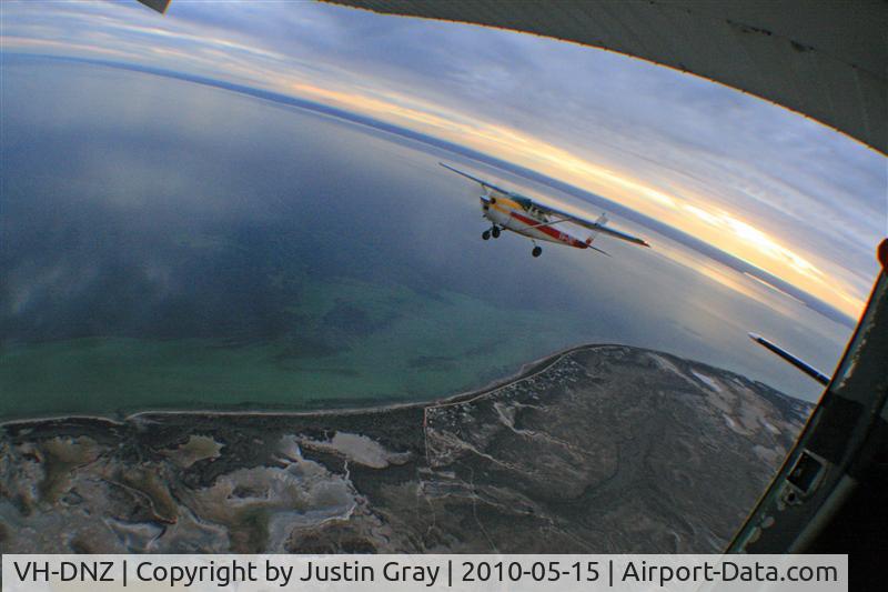VH-DNZ, 1965 Cessna 182H Skylane C/N 18256174, VH-DNZ Flies skydivers at Lower Light South Australia