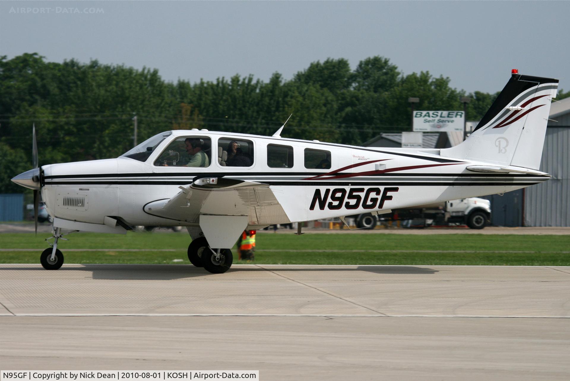 N95GF, 2005 Raytheon Aircraft Company G36 C/N E-3642, KOSH