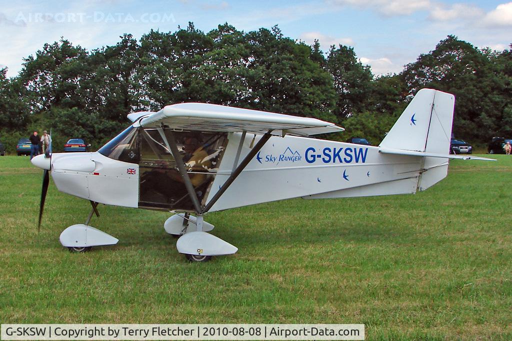 G-SKSW, 2007 Skyranger Swift 912S(1) C/N BMAA/HB/553, Skyranger at 2010 Stoke Golding Stakeout