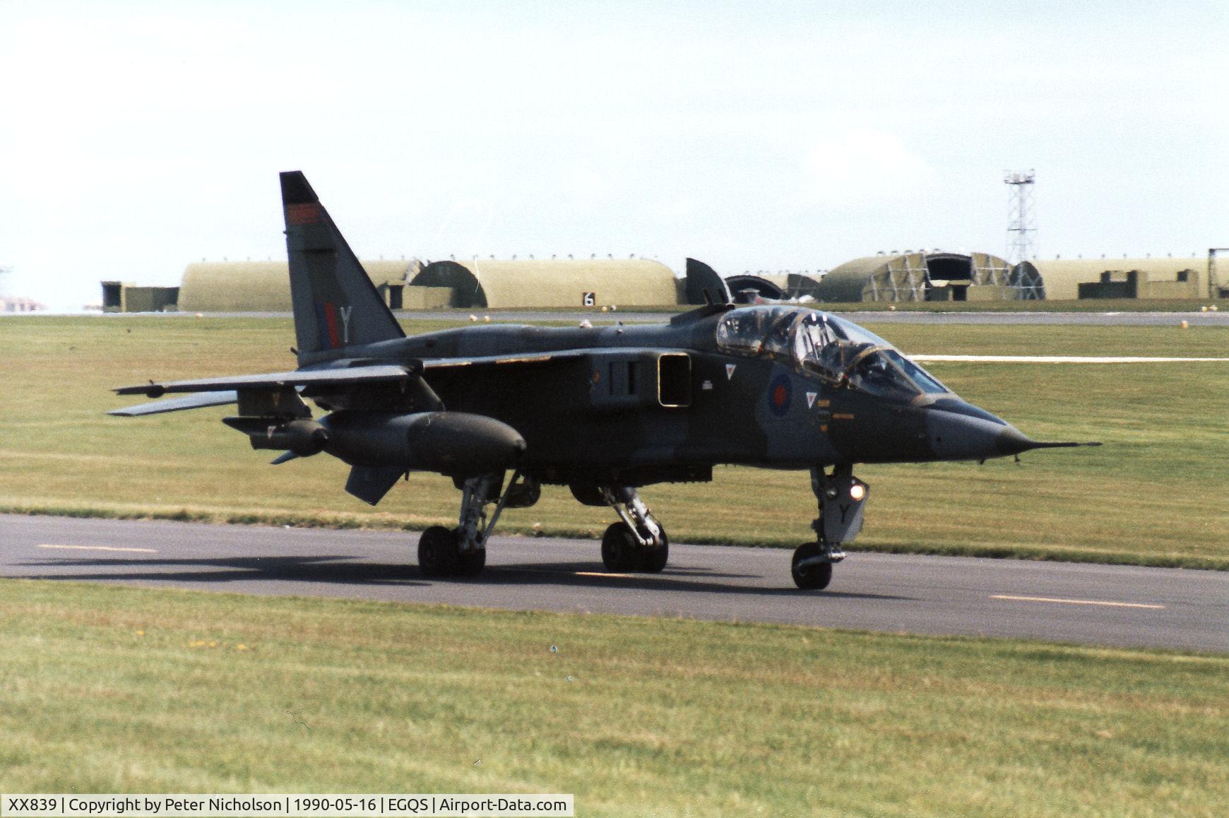 XX839, 1975 Sepecat Jaguar T.2A C/N B.27, Jaguar T.2A of 226 Operational Conversion Unit taxying to the active runway at RAF Lossiemouth in May 1990.
