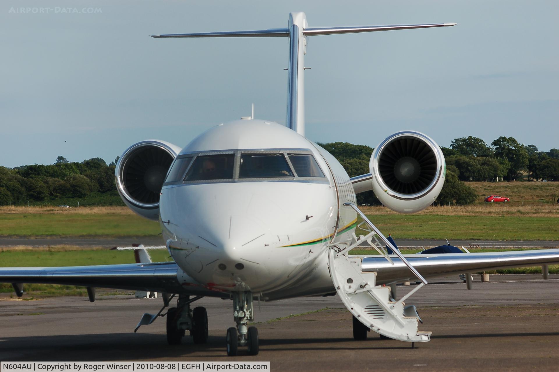 N604AU, 1999 Bombardier Challenger 604 (CL-600-2B16) C/N 5434, Anza Aviation's Challenger 604 on the apron. Ex-N322BX.