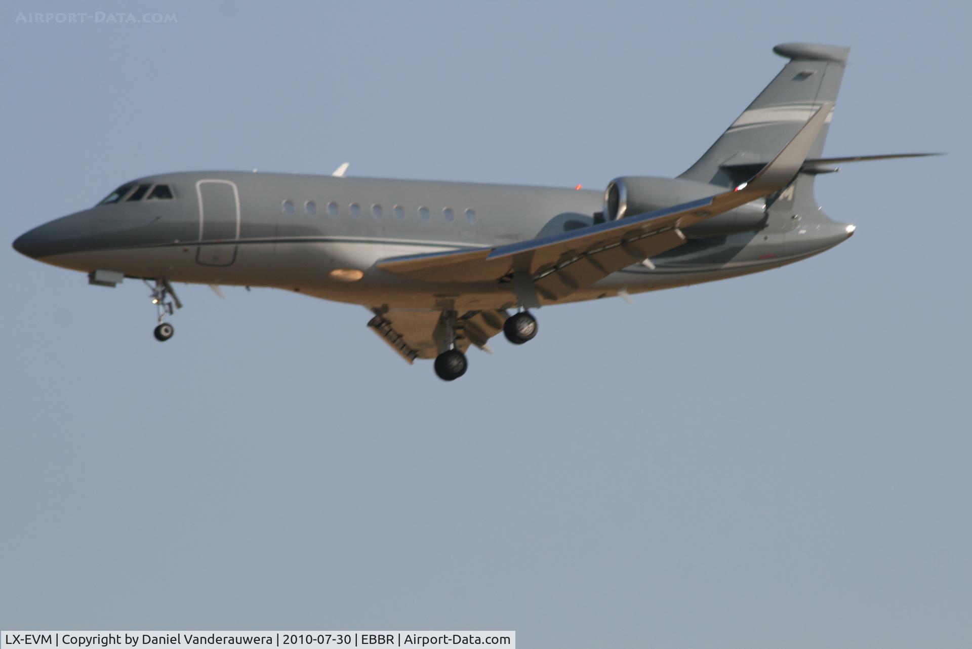 LX-EVM, 2008 Dassault Falcon 2000EX C/N 181, Descending to RWY 25L