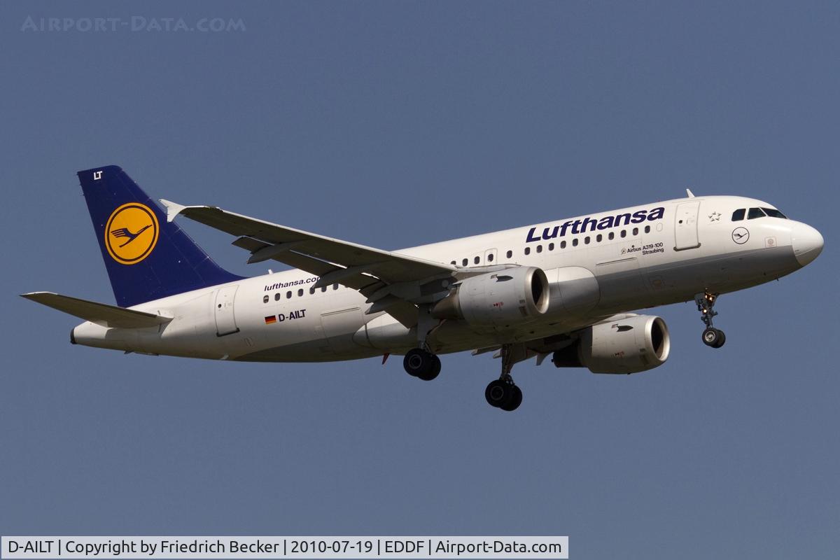 D-AILT, 1997 Airbus A319-114 C/N 738, on final RW07R