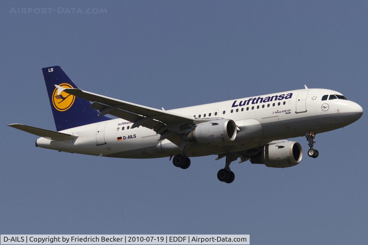D-AILS, 1997 Airbus A319-114 C/N 729, on final RW07R