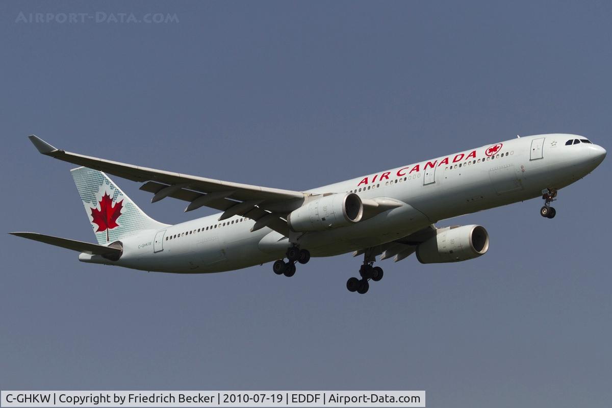 C-GHKW, 2001 Airbus A330-343 C/N 0408, on final RW07R