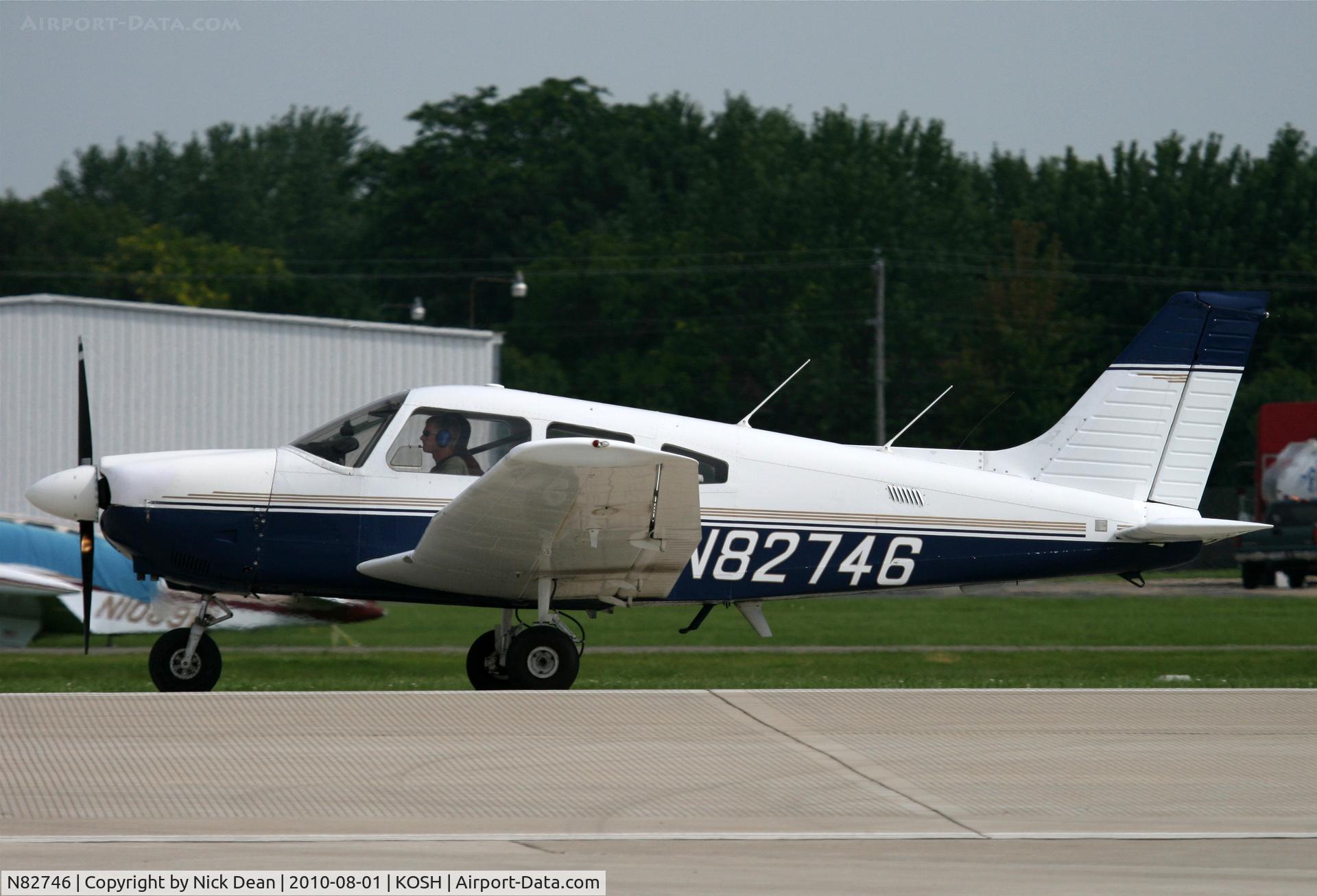 N82746, 1980 Piper PA-28-181 C/N 28-8190054, KOSH