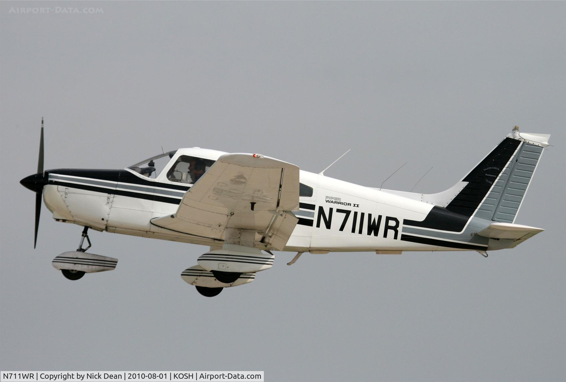 N711WR, 1977 Piper PA-28-161 C/N 28-7816121, KOSH