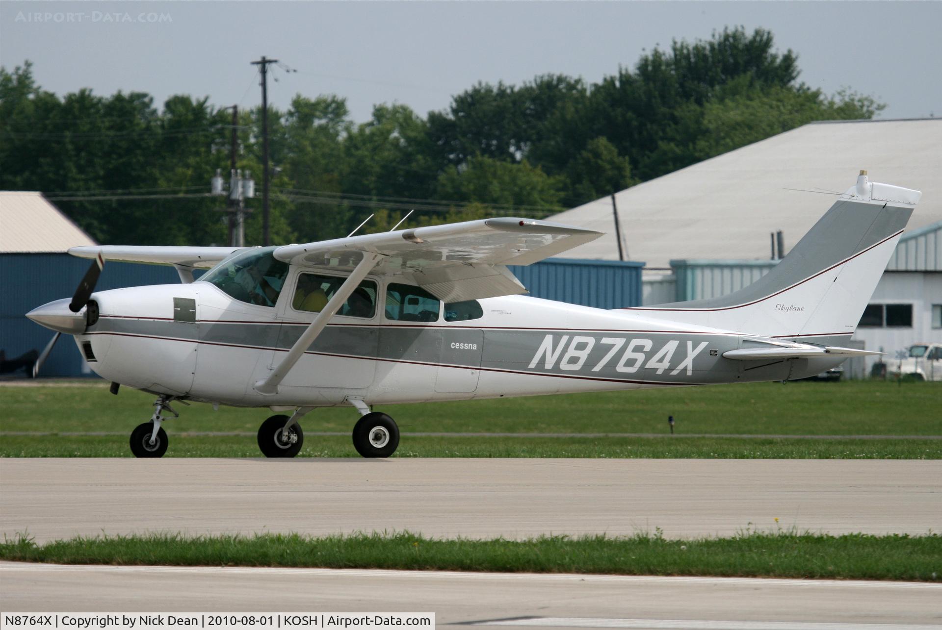 N8764X, 1961 Cessna 182D Skylane C/N 18253164, KOSH