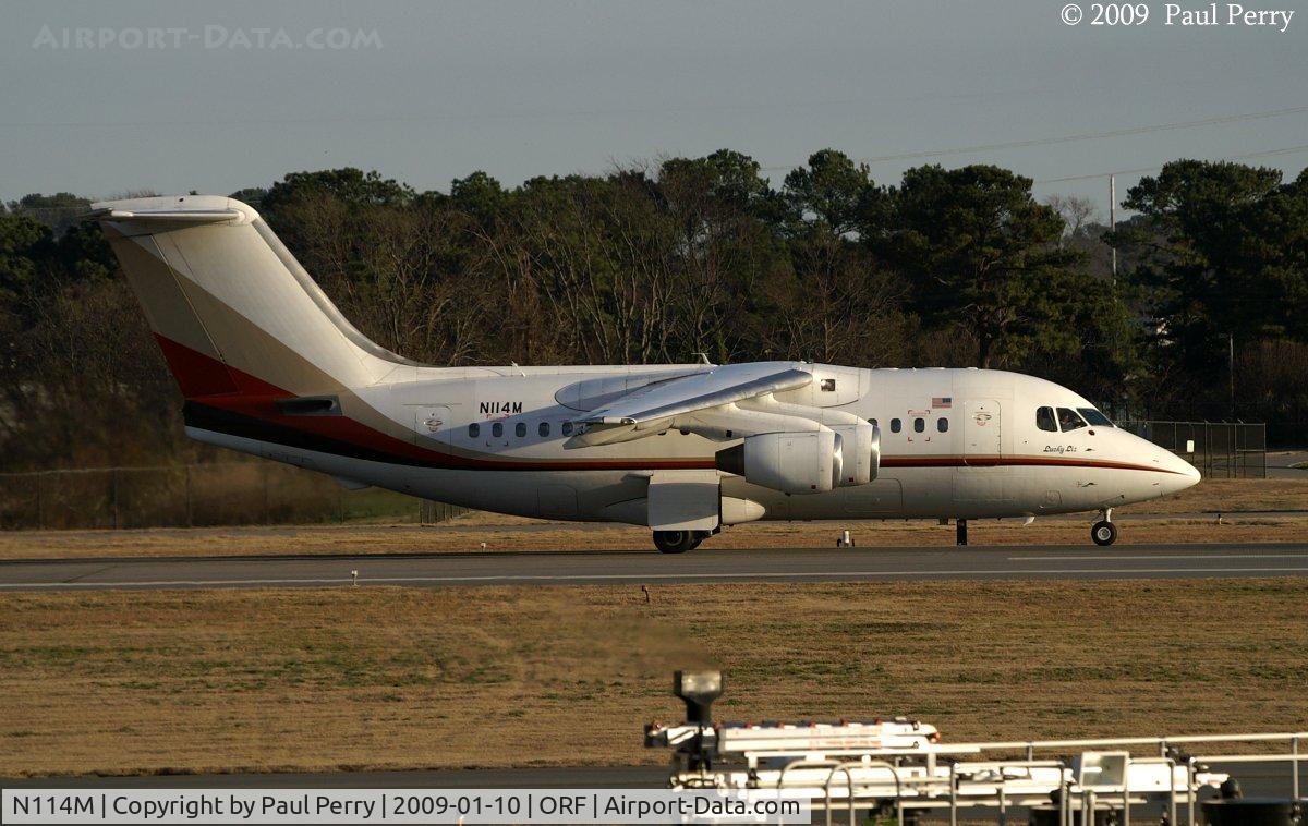 N114M, 1986 British Aerospace BAe.146-100A C/N E1068, Ready for take-off