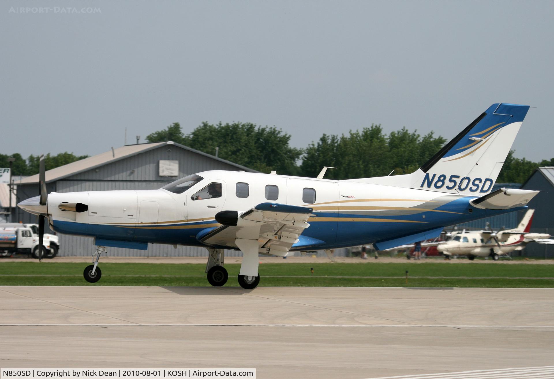 N850SD, Socata TBM-700 C/N 498, KOSH