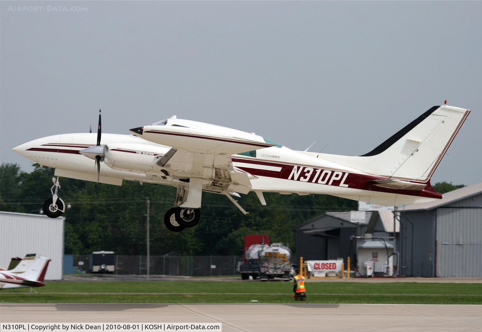 N310PL, 1978 Cessna 310R C/N 310R1262, KOSH