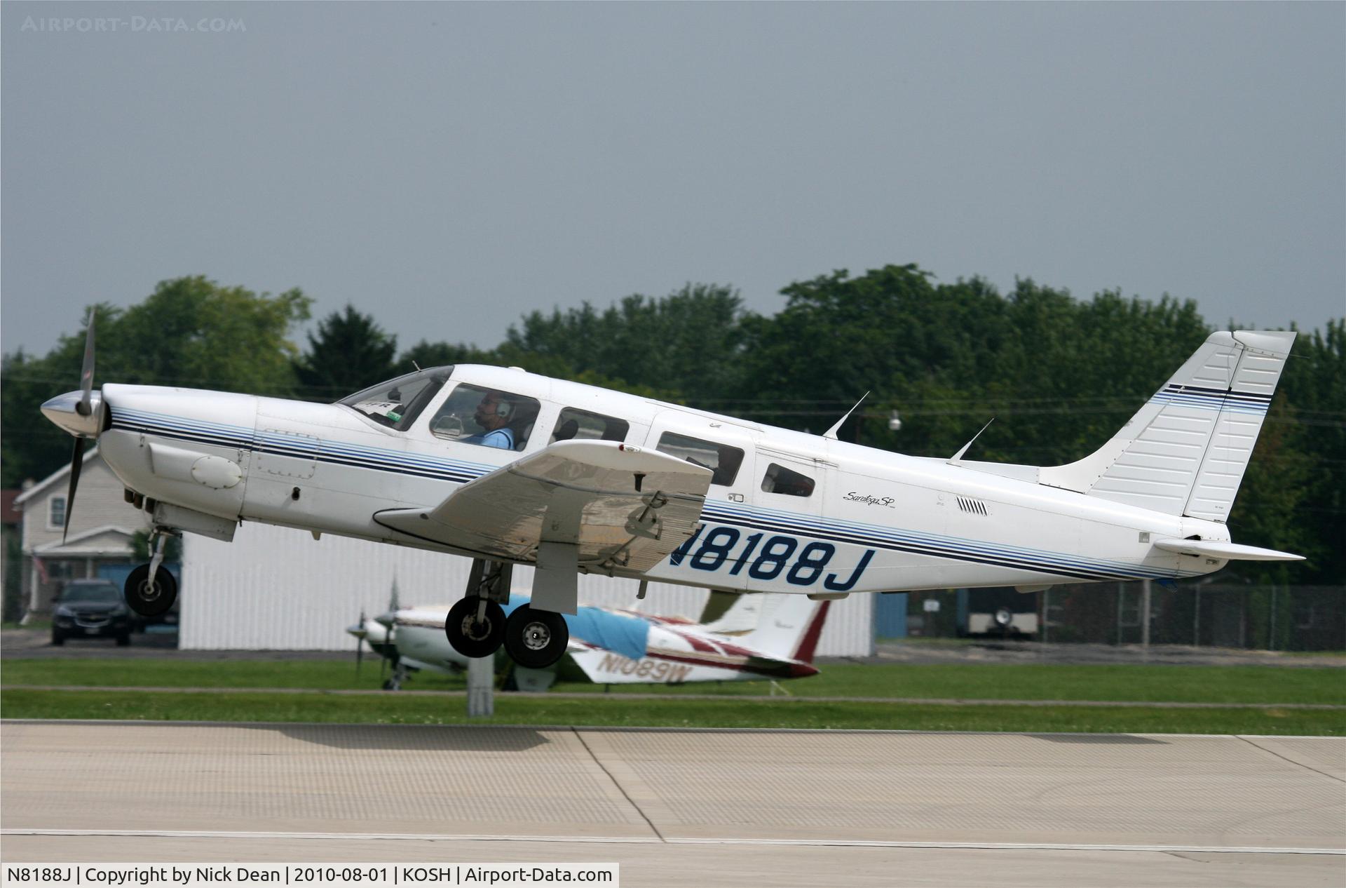 N8188J, 1982 Piper PA-32R-301 C/N 32R-8213041, KOSH