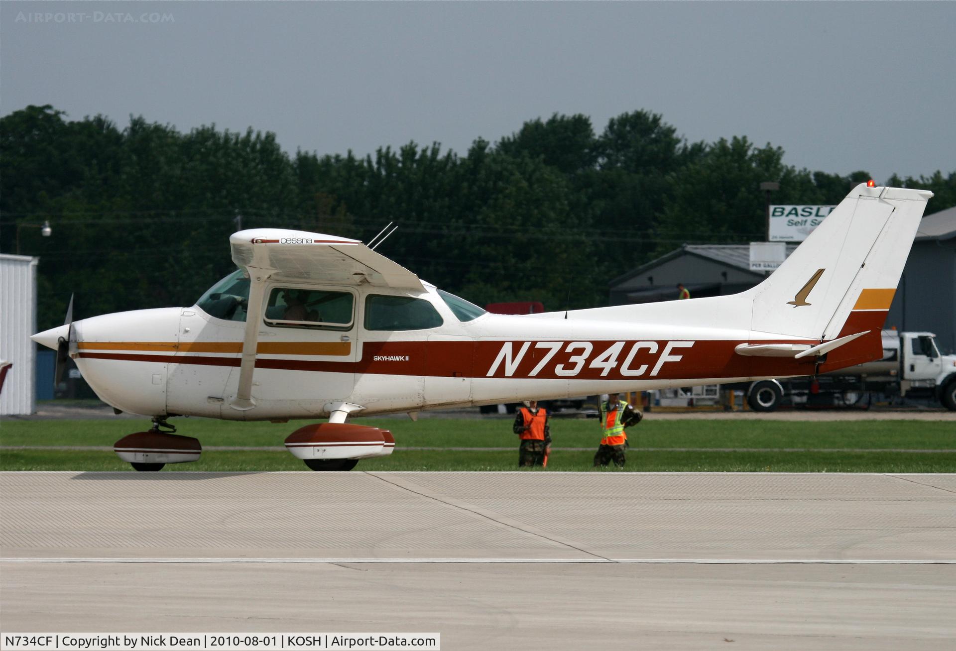 N734CF, 1977 Cessna 172N C/N 17268744, KOSH