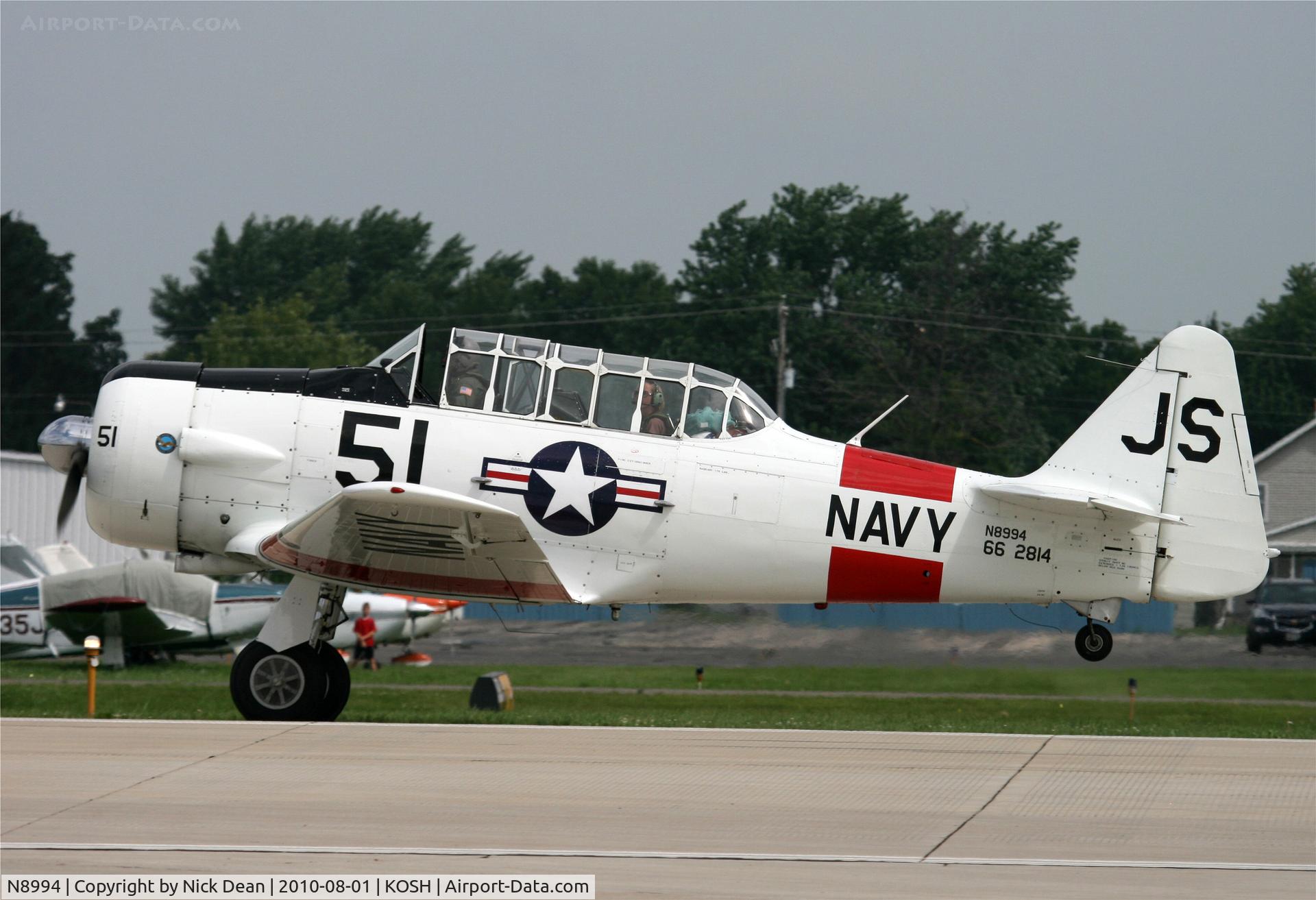 N8994, 1943 Noorduyn AT-16 Harvard II C/N 66-2814, KOSH