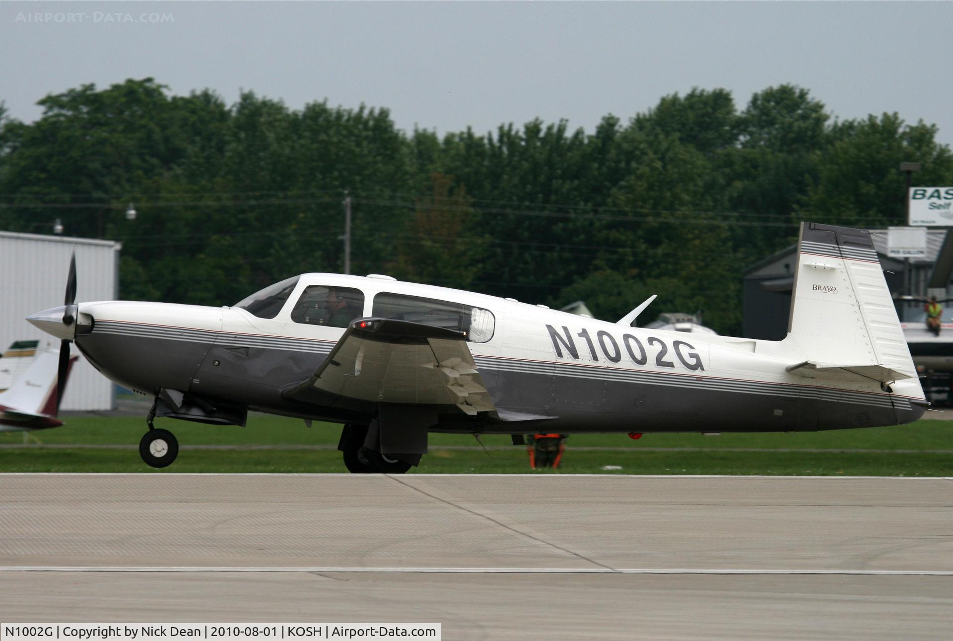 N1002G, 2000 Mooney M20M Bravo C/N 27-0295, KOSH