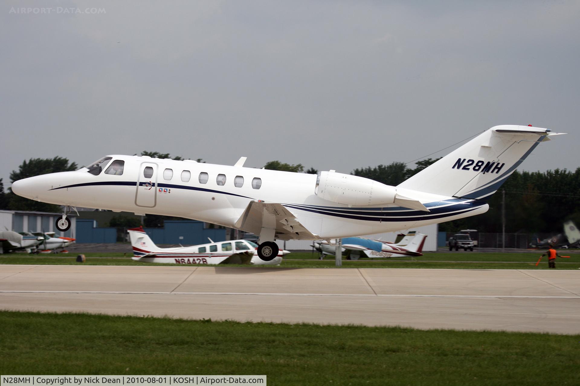 N28MH, 2006 Cessna 525B CitationJet CJ3 C/N 525B0110, KOSH