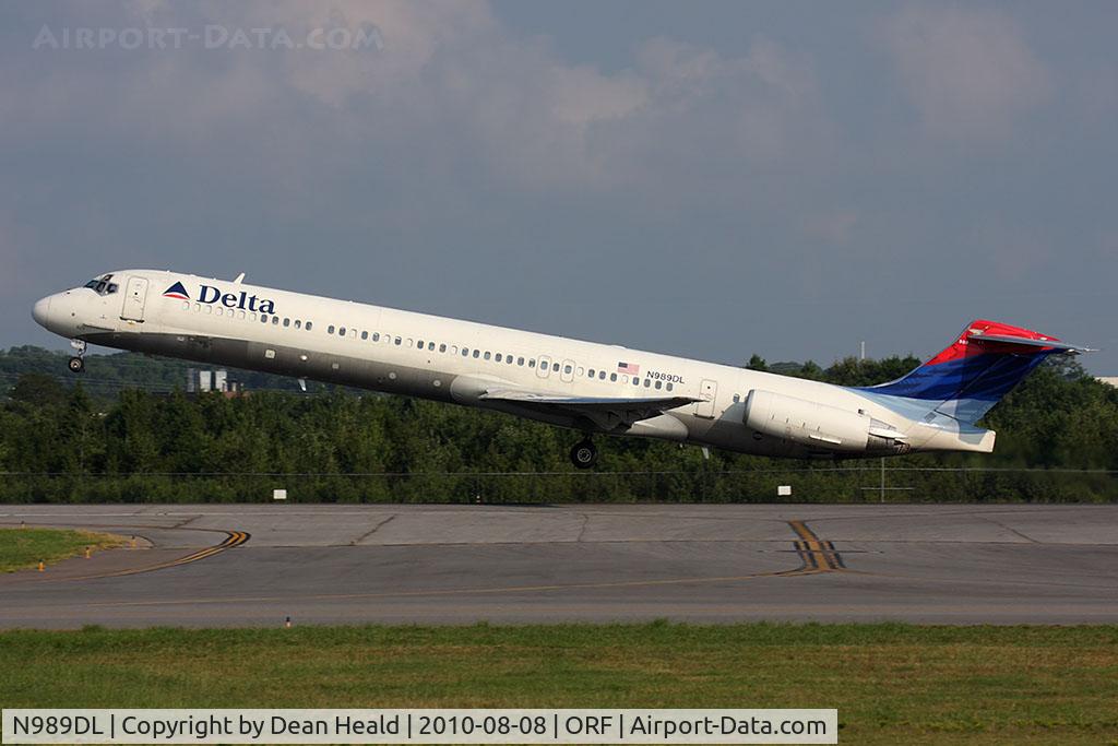 N989DL, 1991 McDonnell Douglas MD-88 C/N 53341, Delta Air Lines N989DL (FLT DAL1128) departing RWY 5 en route to Hartsfield-Jackson Atlanta Int'l (KATL).