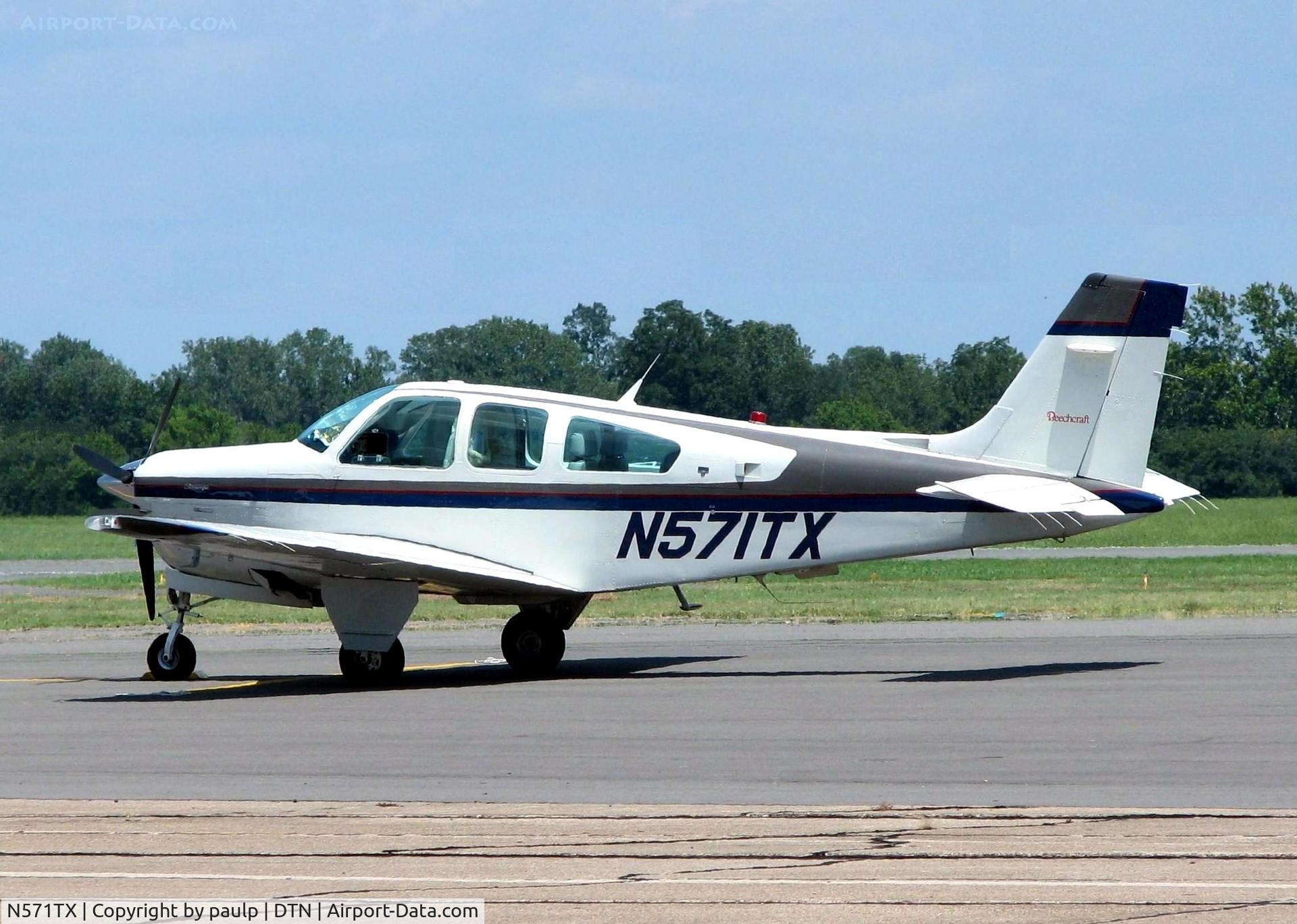 N571TX, 1990 Beech F33A Bonanza C/N CE-1522, At Downtown Shreveport.