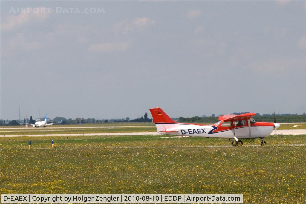 D-EAEX, 1980 Reims F172N Skyhawk C/N 2027, After a short visit at LEJ this flea is going to 26R watching big birds roaring by.