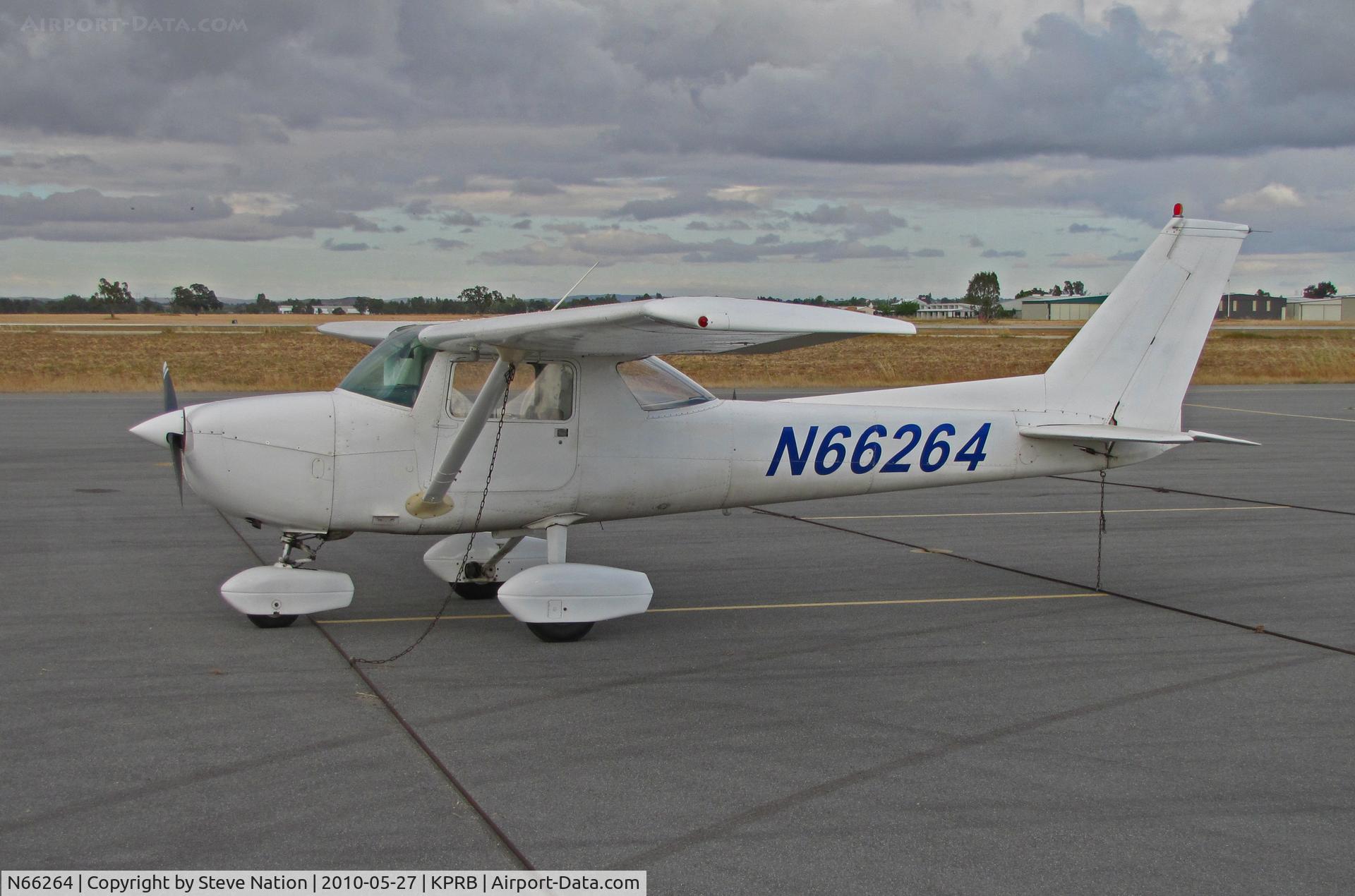 N61773, 1975 Cessna 172M C/N 17264790, 1974 Cessna 150M visiting from Visalia in 