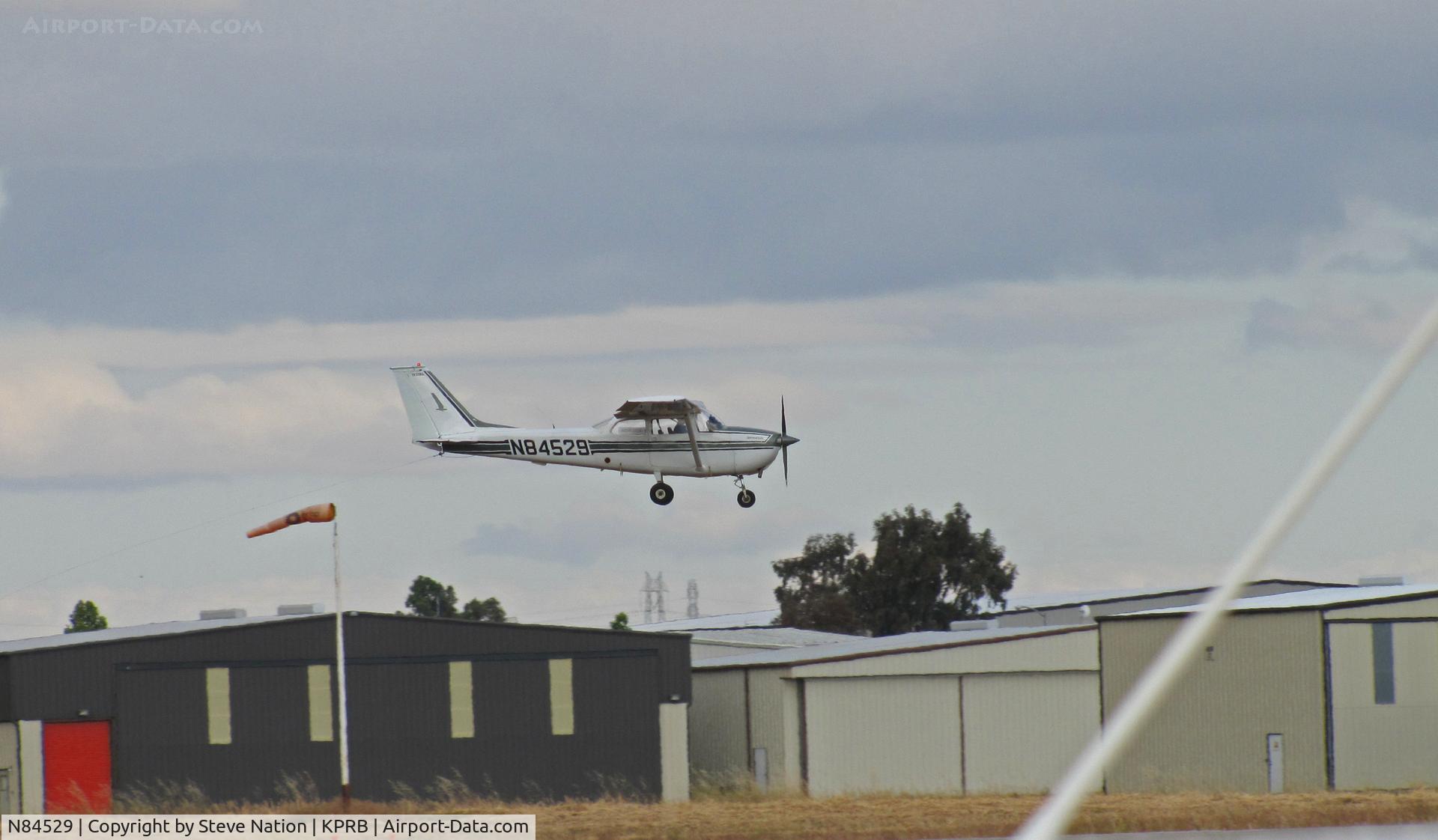 N72425, 1946 Cessna 120 C/N 9586, 1969 Cessna 172K picking up tow banner @ KPRB